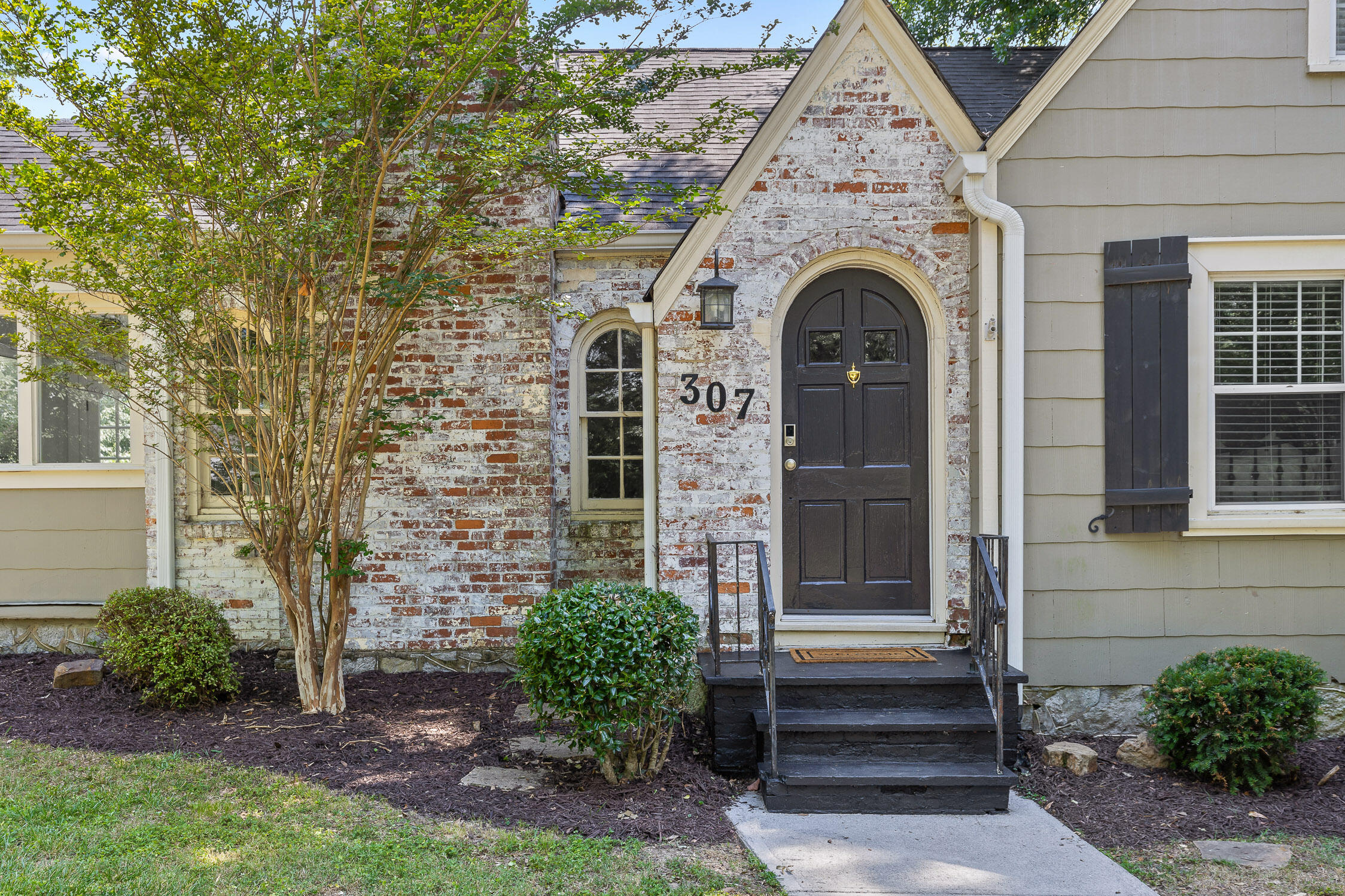 307 Chickasaw Road Chattanooga, TN 37411 - Photo 2 of 33 307 Chickasaw Rd, Chattanooga, TN 37411