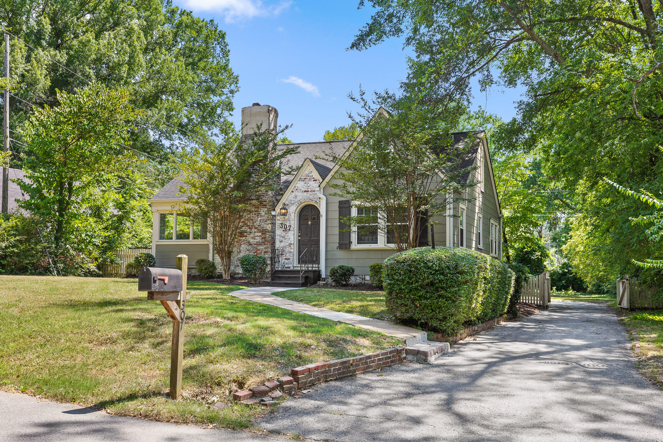 307 Chickasaw Road Chattanooga, TN 37411 - Photo 3 of 33 307 Chickasaw Rd, Chattanooga, TN 37411