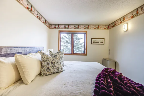$645,000 | 6508 Aspenwood Drive, Tofte, MN 55615