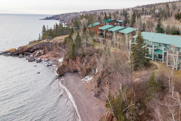 $645,000 | 6508 Aspenwood Drive, Tofte, MN 55615