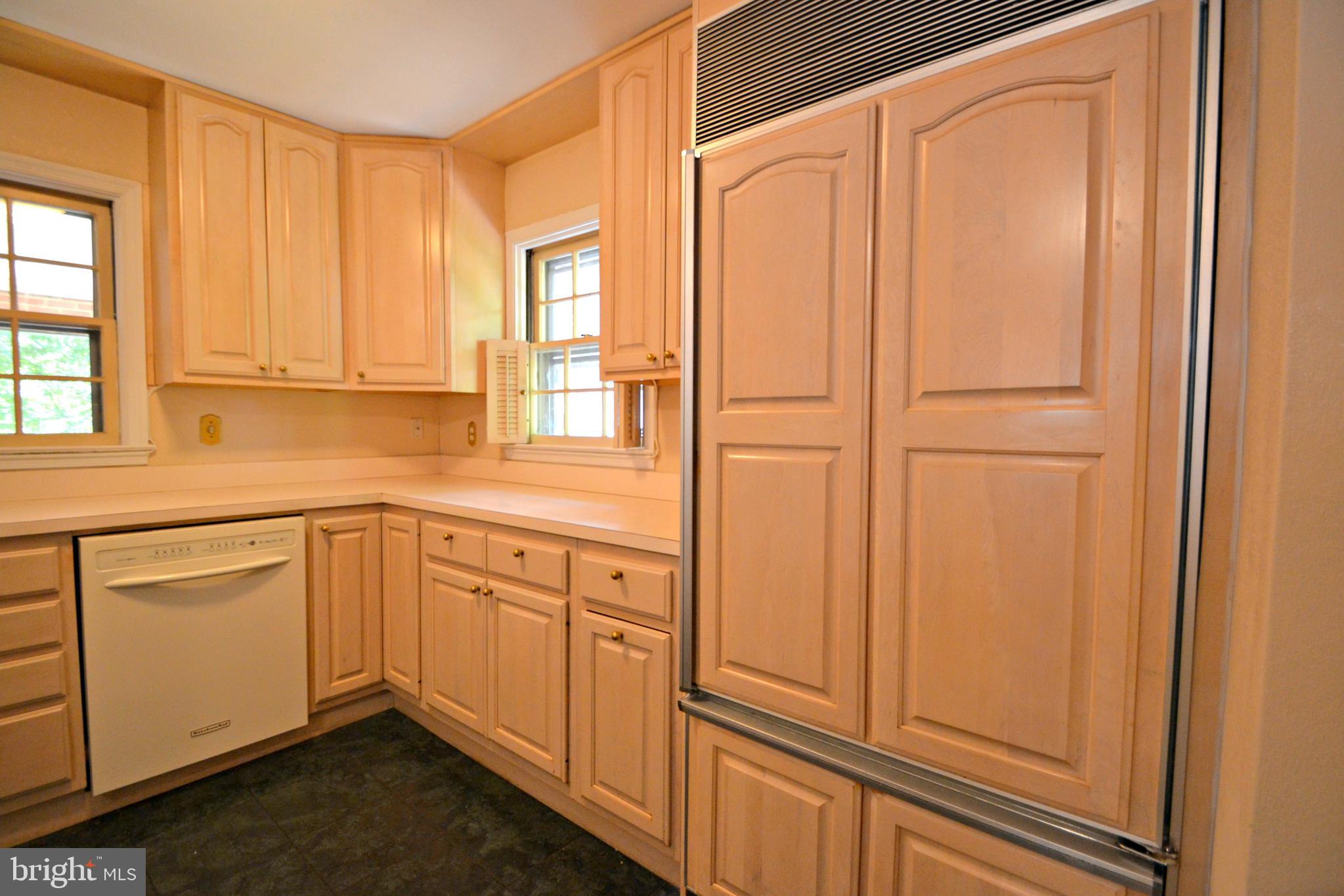 6906 Avondale Road Baltimore, MD 21212 - Photo 11 of 46 Kitchen with sub zero refrigerator