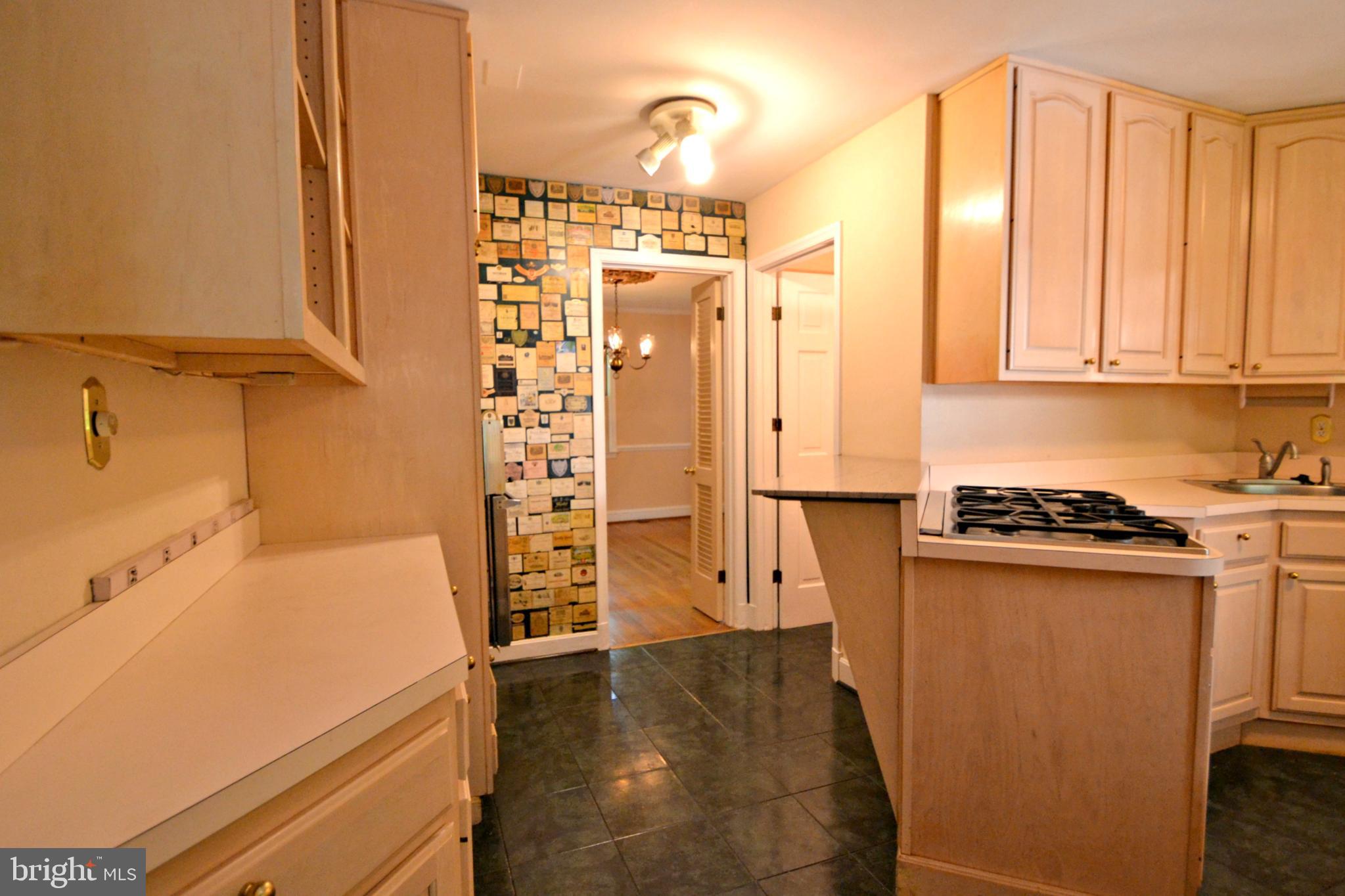 6906 Avondale Road Baltimore, MD 21212 - Photo 16 of 46 Kitchen with plenty of counter space