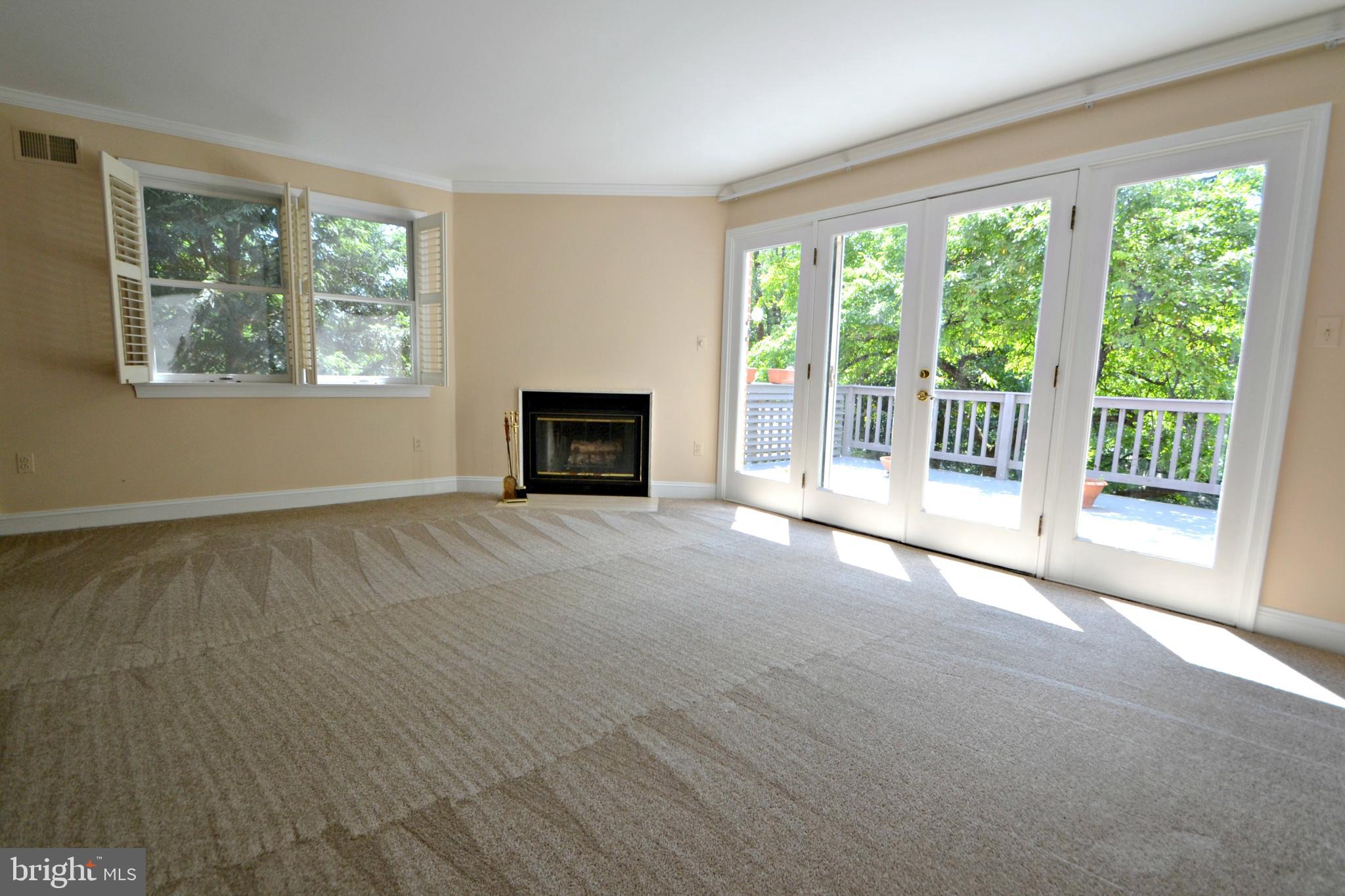 6906 Avondale Road Baltimore, MD 21212 - Photo 22 of 46 Owners suite with fireplace