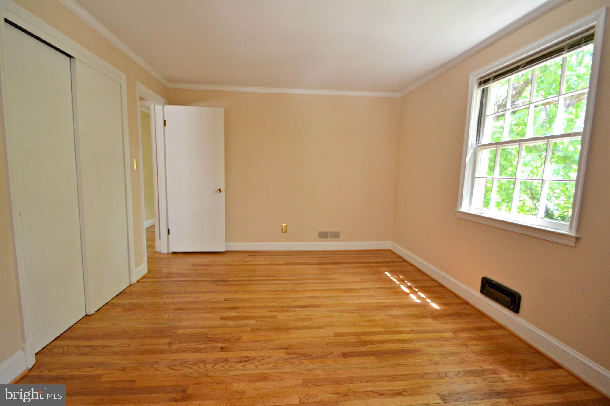 6906 Avondale Road Baltimore, MD 21212 - Photo 27 of 46 Sitting room/Library off owners suite