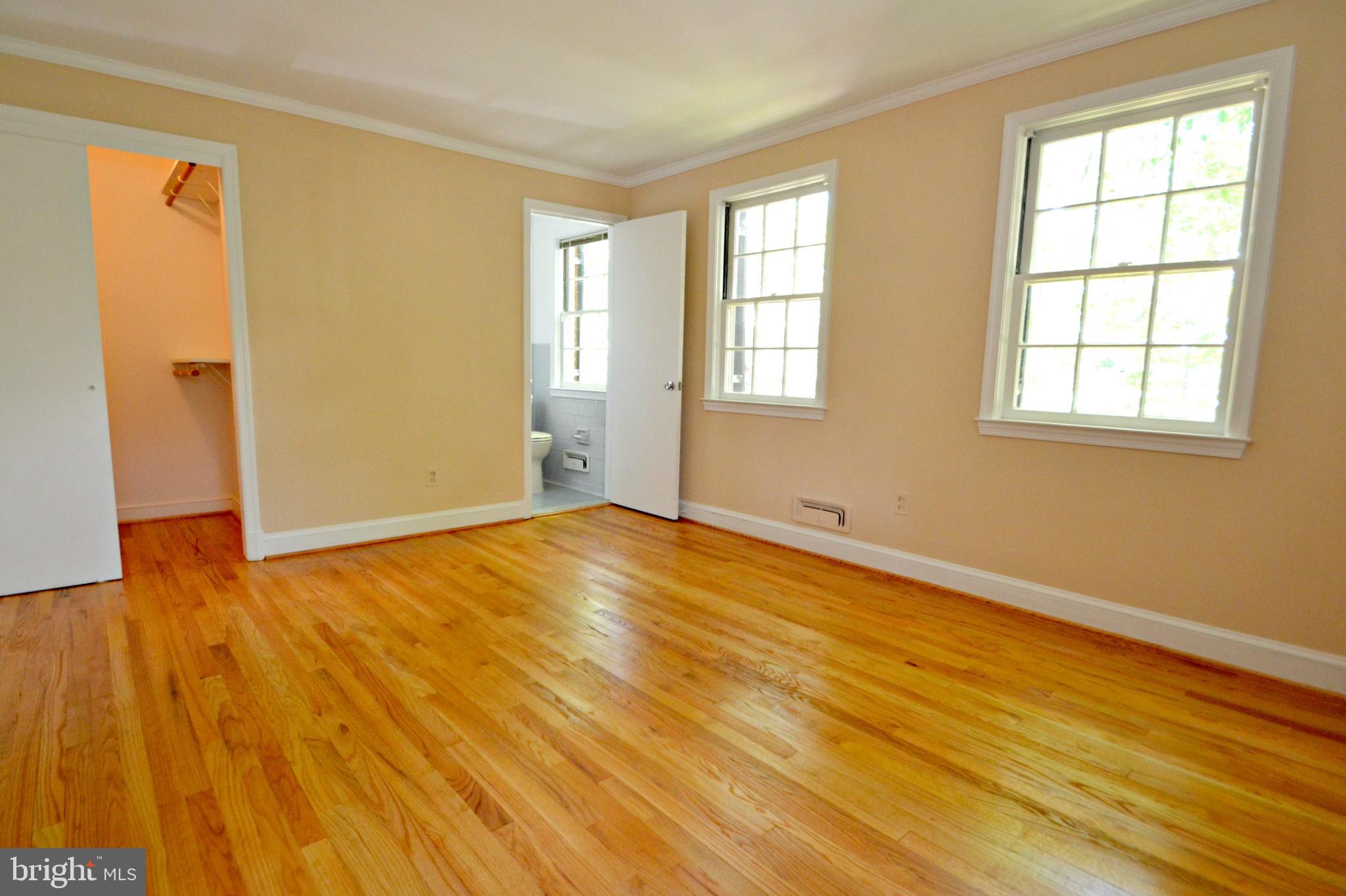 6906 Avondale Road Baltimore, MD 21212 - Photo 30 of 46 2nd bedroom with full bath