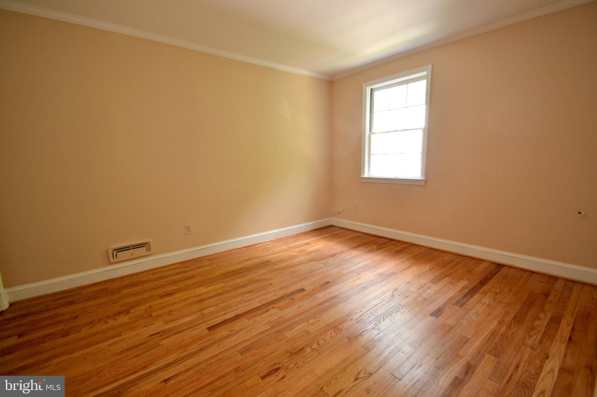 6906 Avondale Road Baltimore, MD 21212 - Photo 33 of 46 3rd bedroom