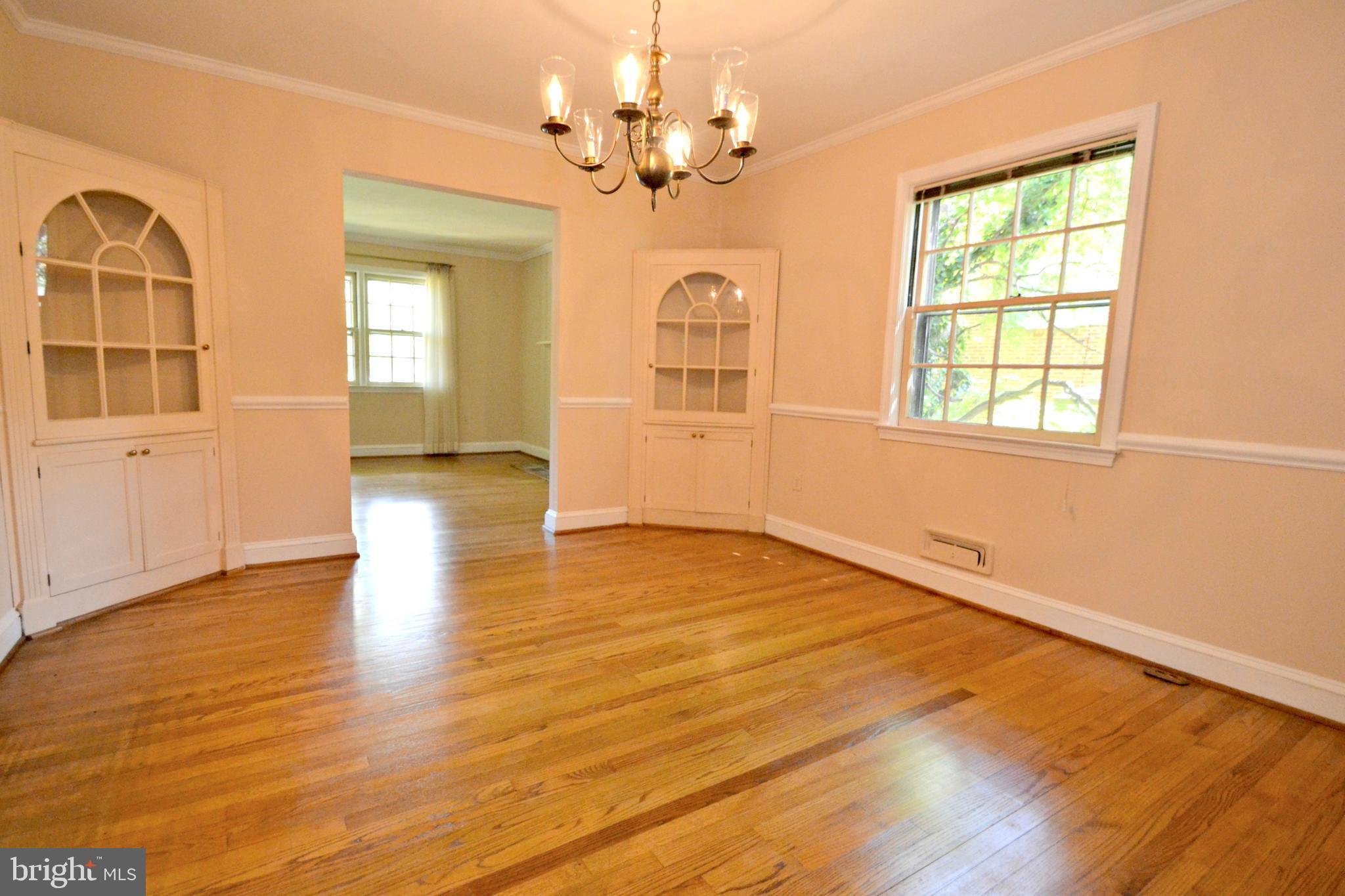 6906 Avondale Road Baltimore, MD 21212 - Photo 6 of 46 Formal dining room