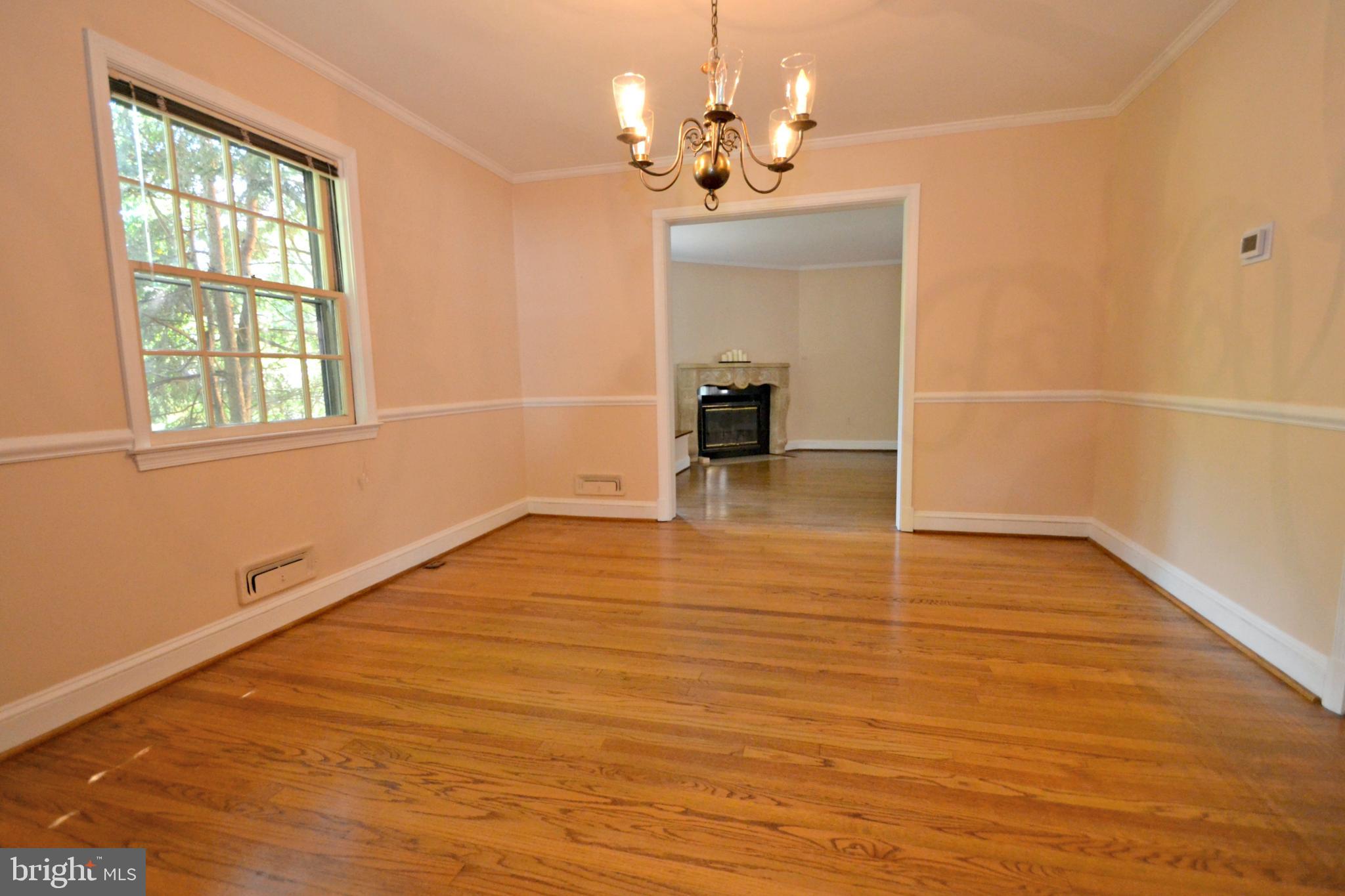 6906 Avondale Road Baltimore, MD 21212 - Photo 7 of 46 Formal dining room
