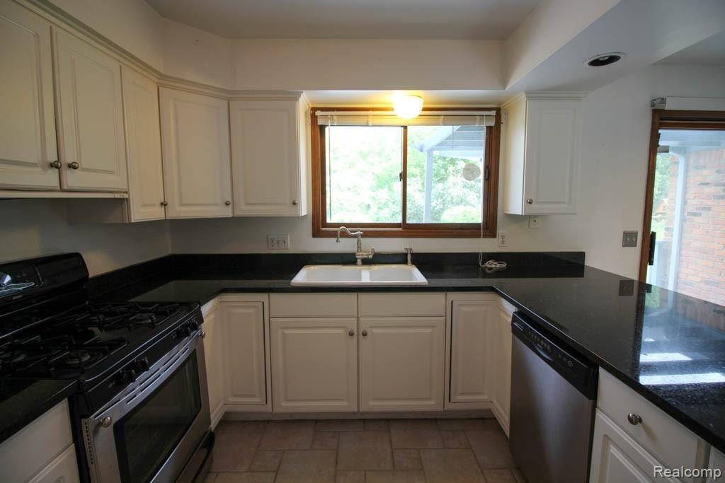 622 Snowmass Drive Rochester Hills, MI 48309 - Photo 5 of 28