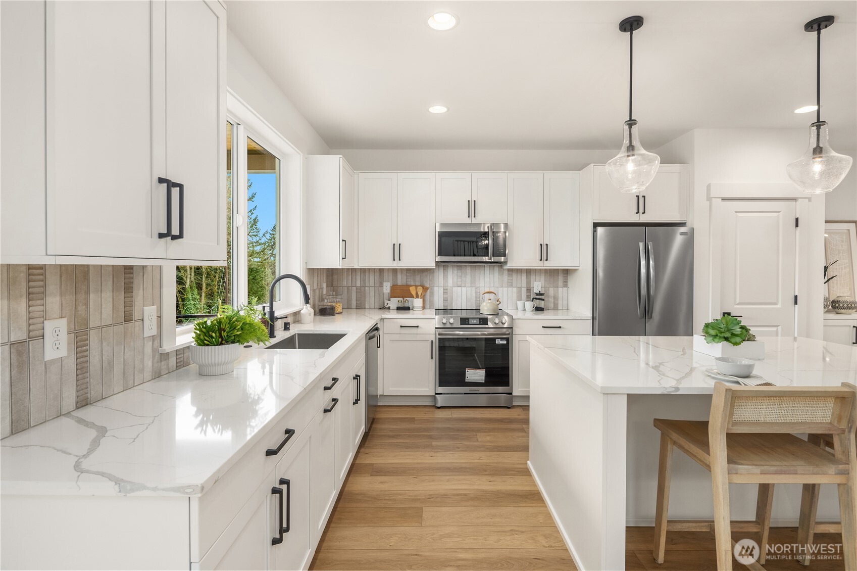 404 Edmonds Avenue Northeast Renton, WA 98056 - Photo 12 of 33