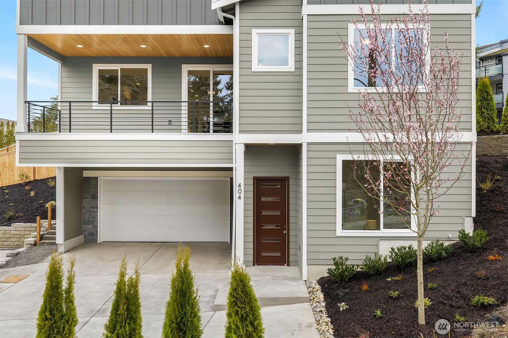 404 Edmonds Avenue Northeast Renton, WA 98056 - Photo 2 of 33