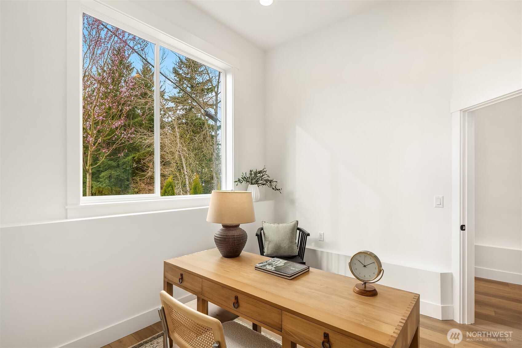 404 Edmonds Avenue Northeast Renton, WA 98056 - Photo 5 of 33