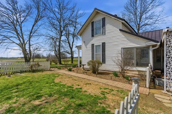 $452,427 | 6013 Highway 41, Cedar Hill, TN 37032