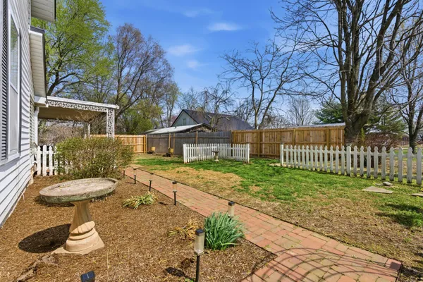 $452,427 | 6013 Highway 41, Cedar Hill, TN 37032