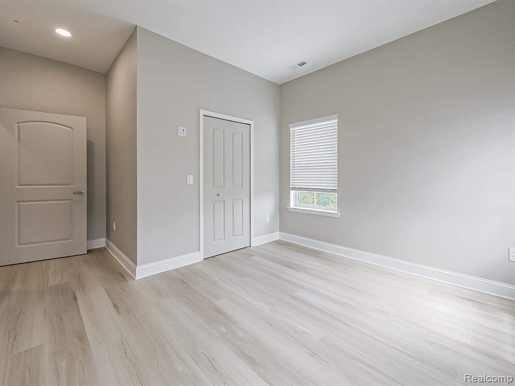 31480 Warren Road, Unit 301 Westland, MI 48185 - Photo 15 of 26