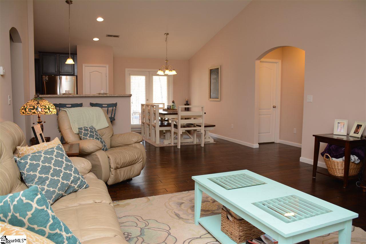 213 Dayside Court Greer, SC 29651 - Photo 4 of 26 Gallery Image 4