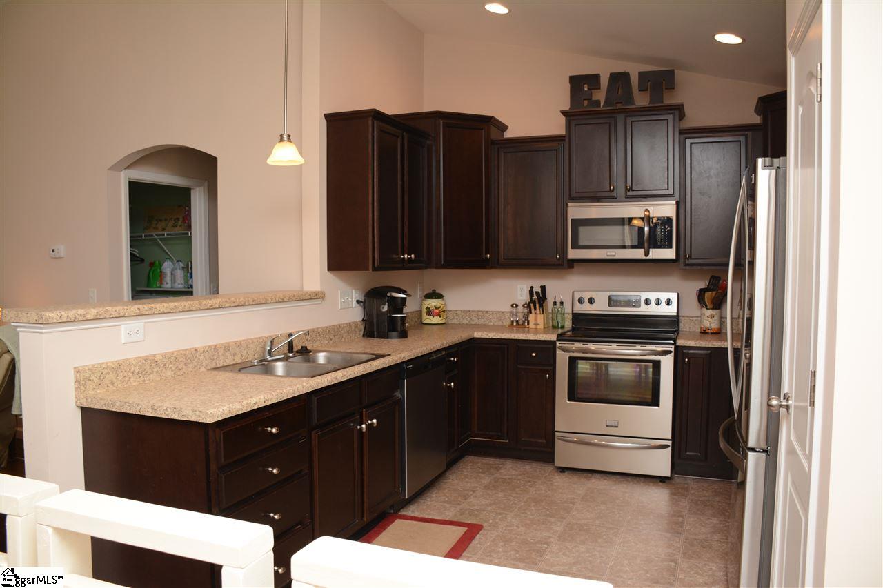 213 Dayside Court Greer, SC 29651 - Photo 8 of 26 Gallery Image 8