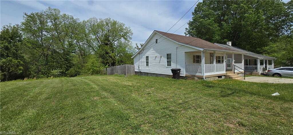 213 Kelly Place High Point, NC 27262 - Photo 3 of 21