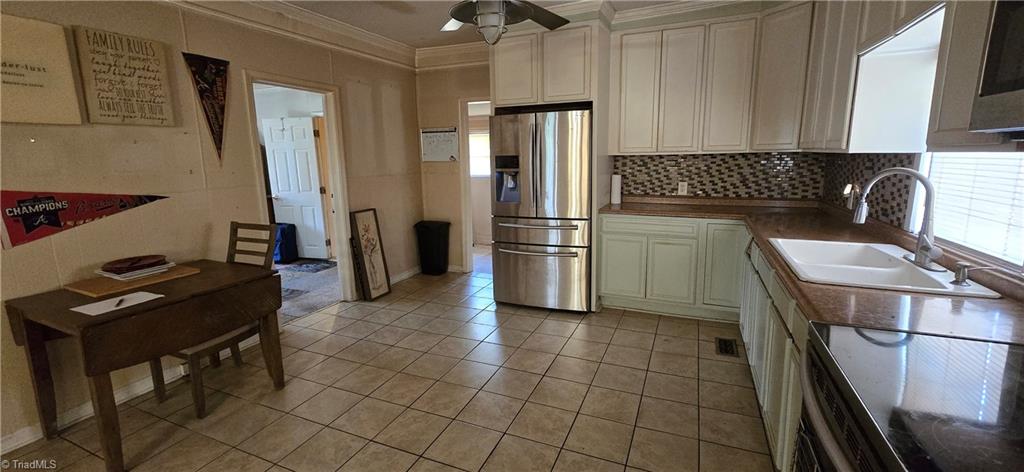 213 Kelly Place High Point, NC 27262 - Photo 9 of 21