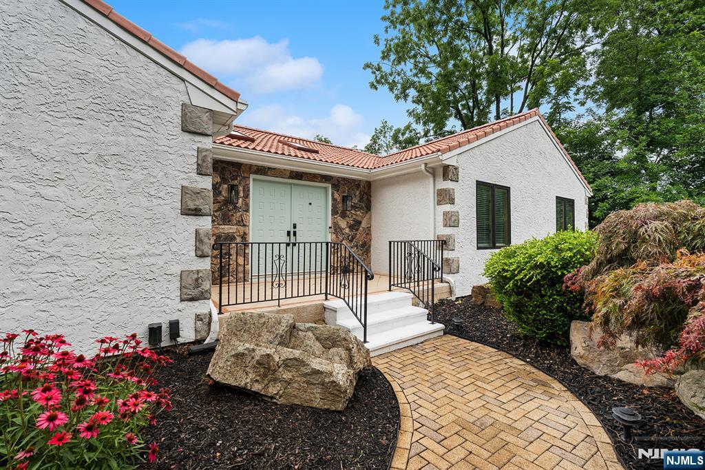 4 Daniel Lane Butler, NJ 07405 - Photo 4 of 47