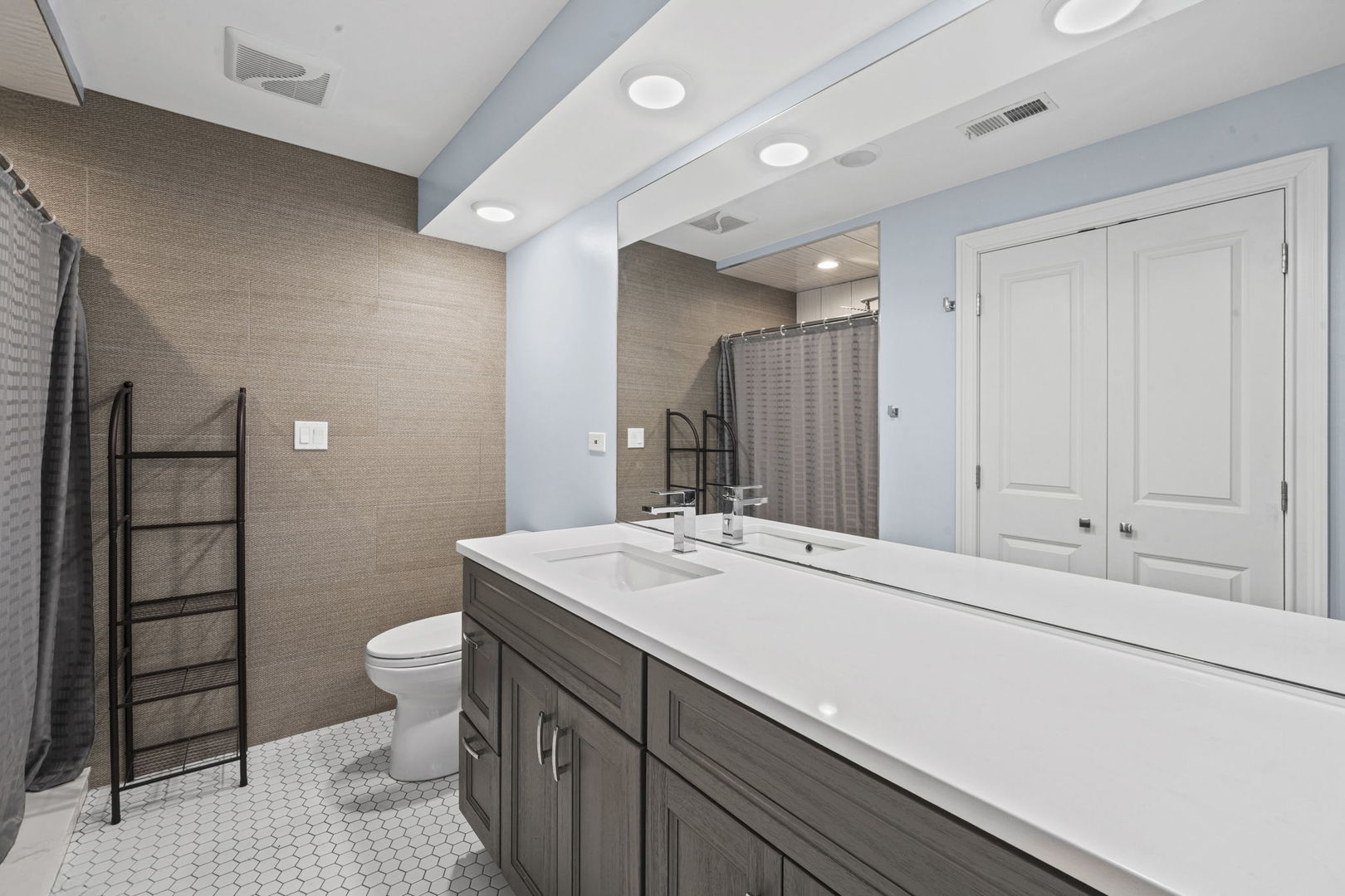 1795 Lake Cook Road, Unit 110 Highland Park, IL 60035 - Photo 13 of 24 Gallery Image 13