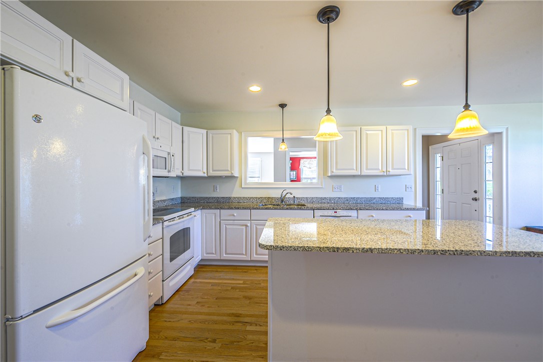 12 Sanderling Way, Unit C Middletown, RI 02842 - Photo 14 of 39