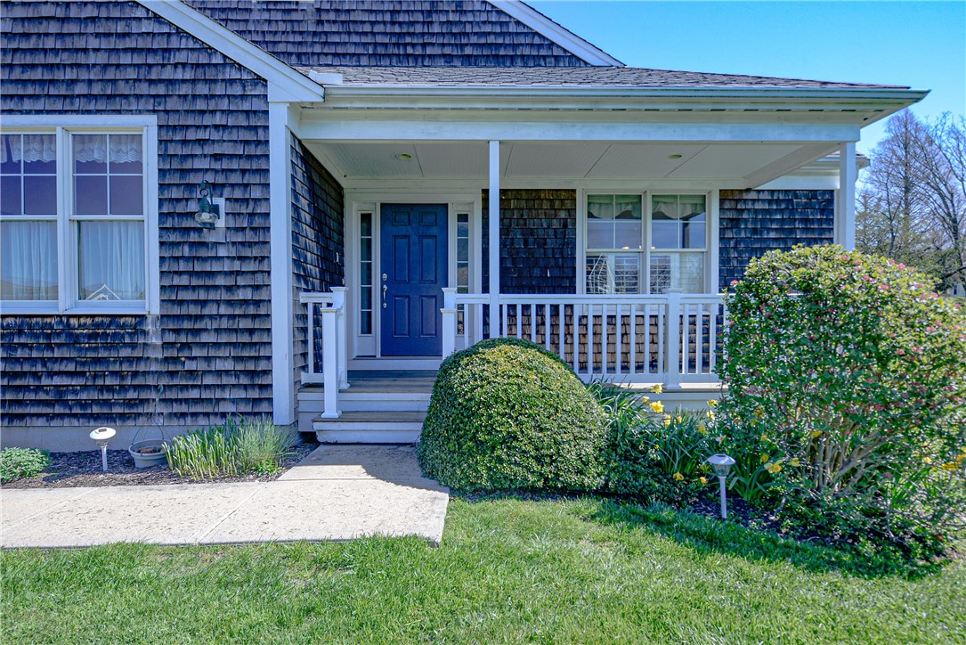 12 Sanderling Way, Unit C Middletown, RI 02842 - Photo 2 of 39