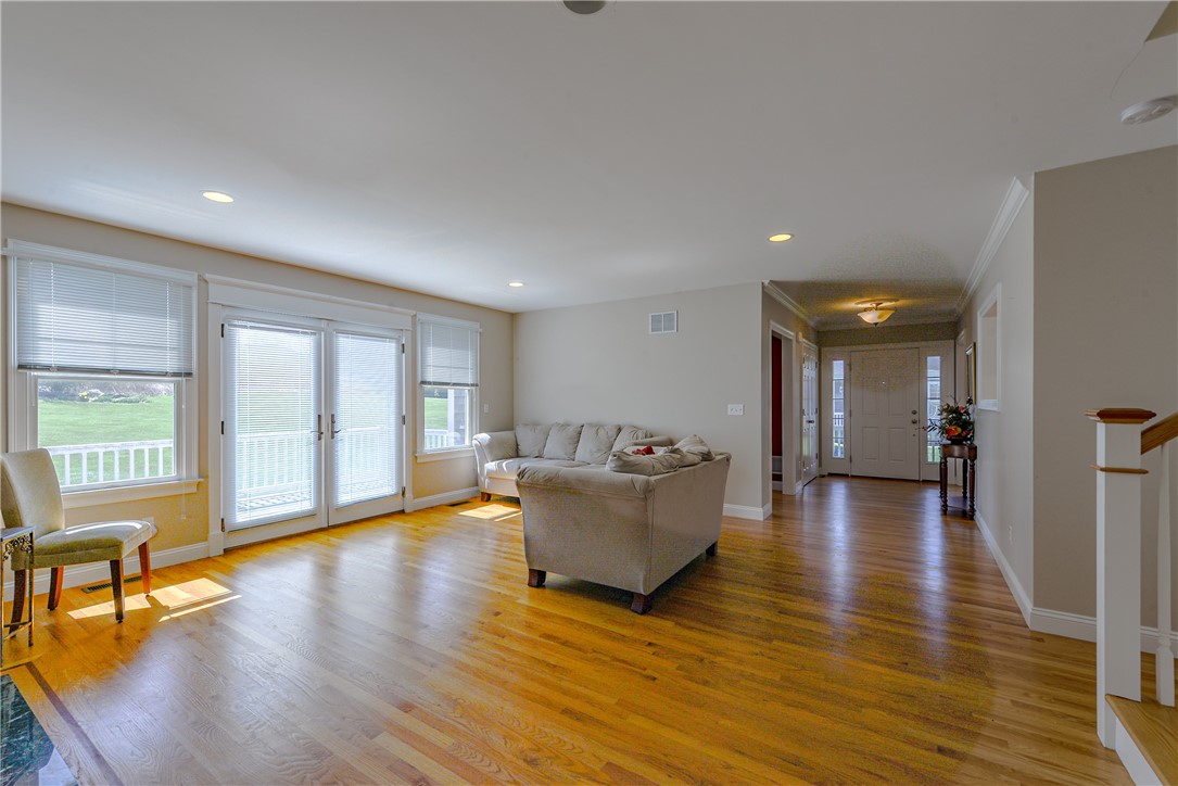 12 Sanderling Way, Unit C Middletown, RI 02842 - Photo 24 of 39