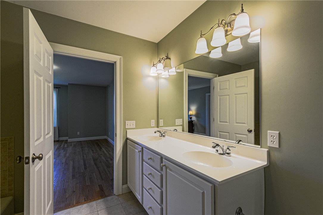 12 Sanderling Way, Unit C Middletown, RI 02842 - Photo 29 of 39