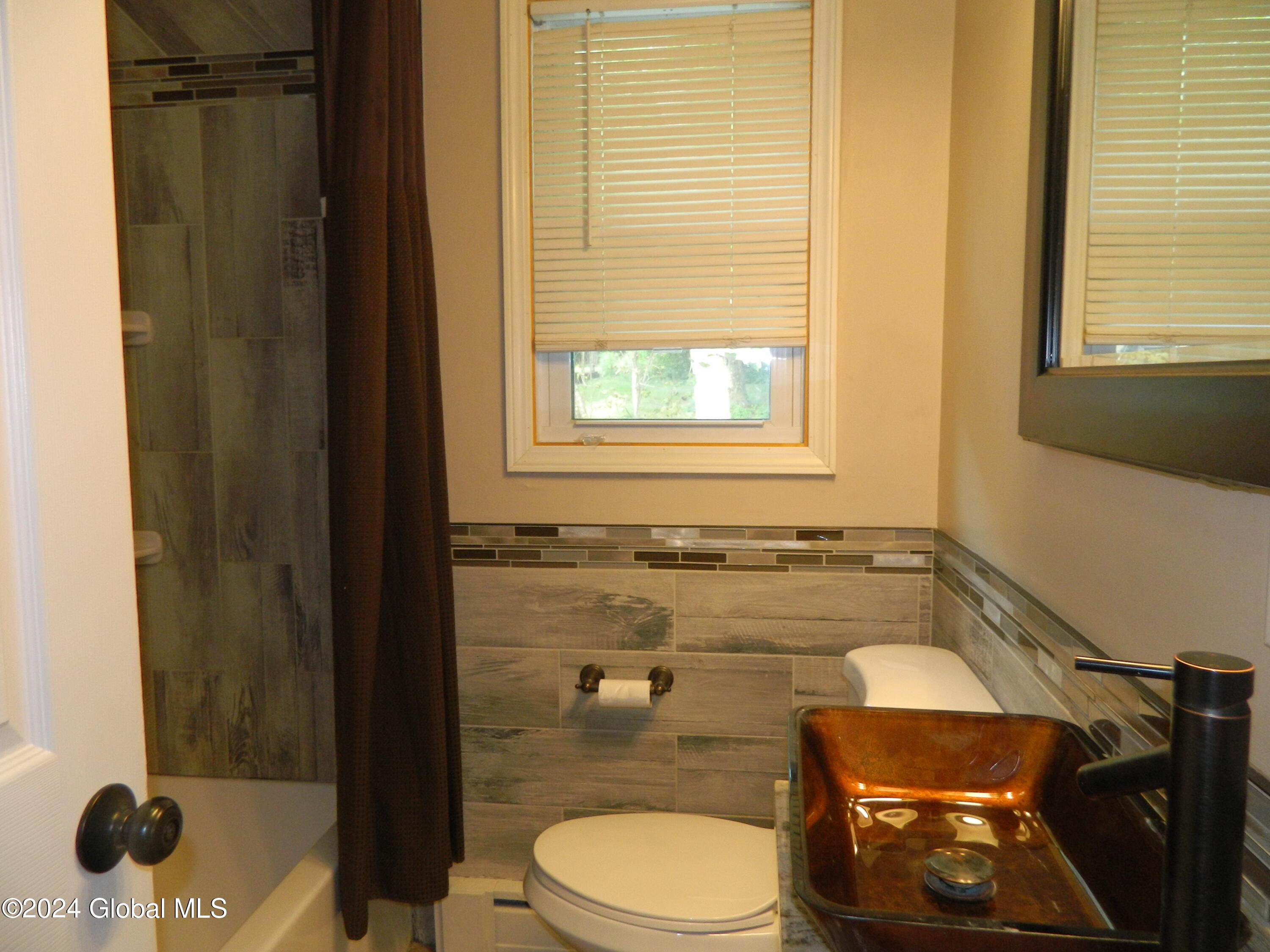 1303 Schodack Valley Road Castleton-on-Hudson, NY 12033 - Photo 16 of 30 DSCN9647