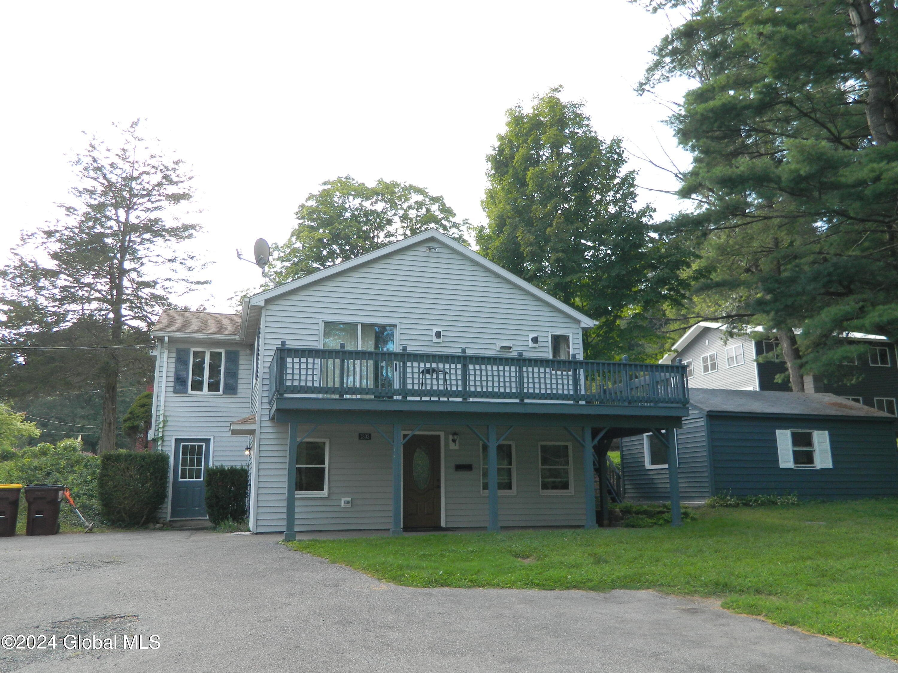 1303 Schodack Valley Road Castleton-on-Hudson, NY 12033 - Photo 4 of 30 3