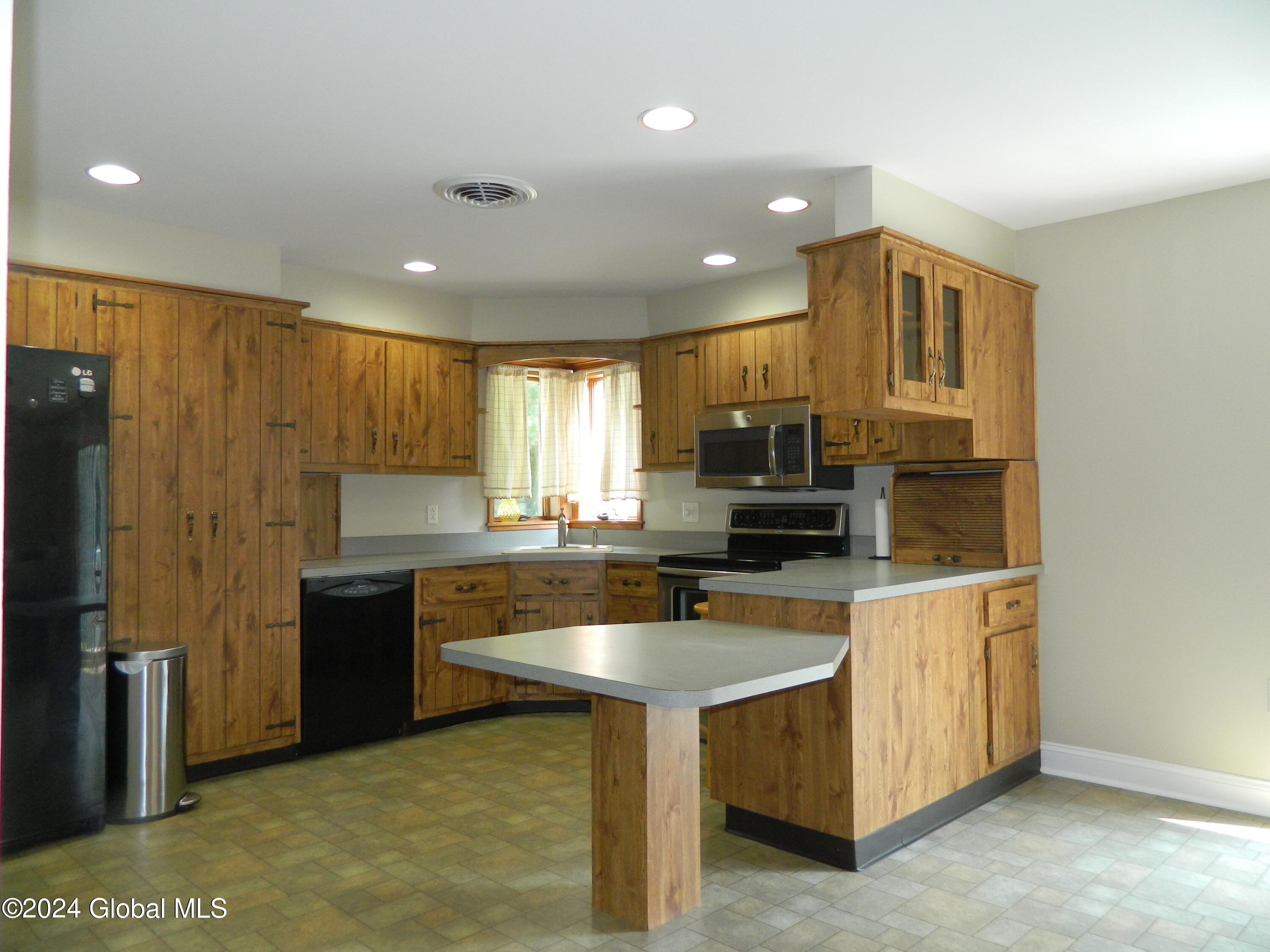 1303 Schodack Valley Road Castleton-on-Hudson, NY 12033 - Photo 6 of 30 5