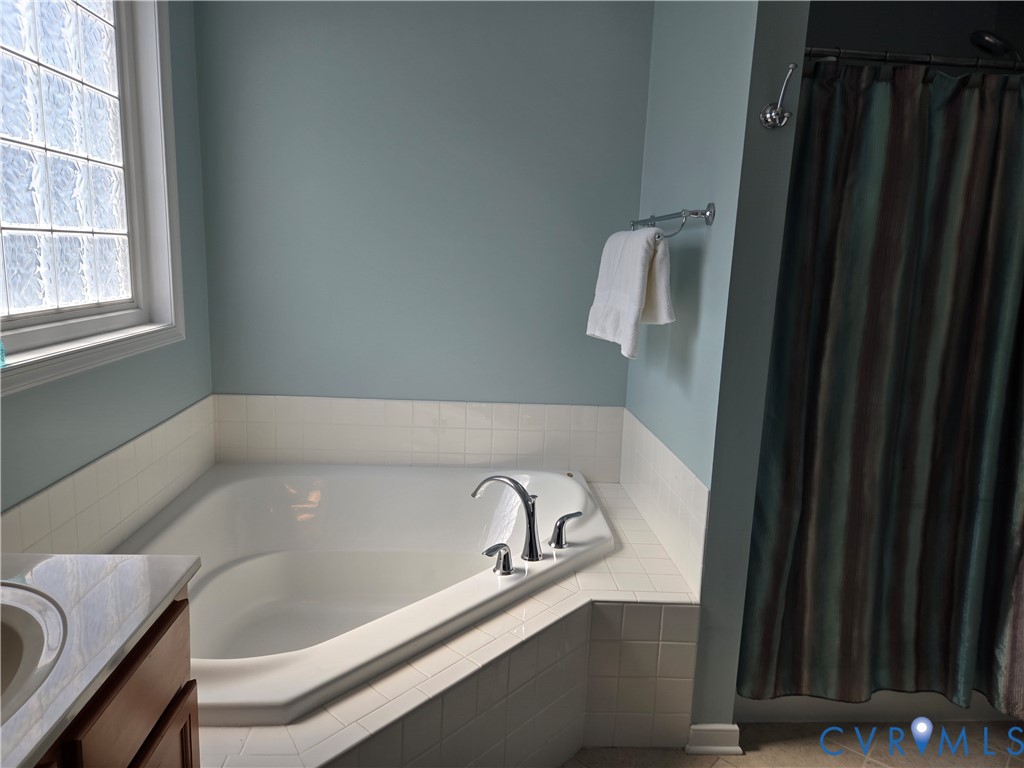 11358 Old Scotland Road Glen Allen, VA 23059 - Photo 34 of 68 soaking tub