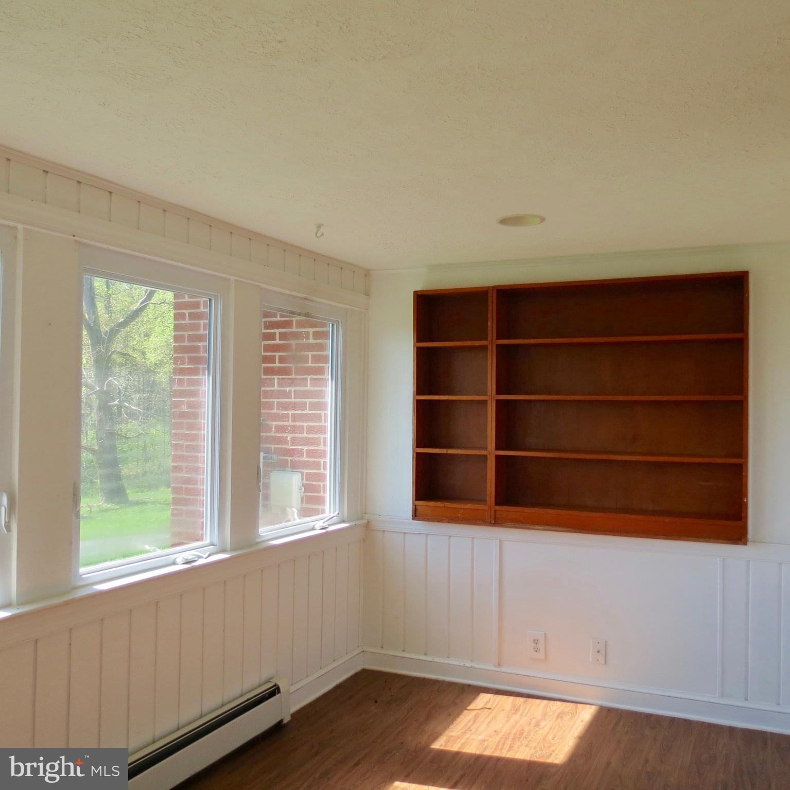 346 Riley Hollow Road Huntly, VA 22640 - Photo 11 of 15 13' X 8' Sunroom