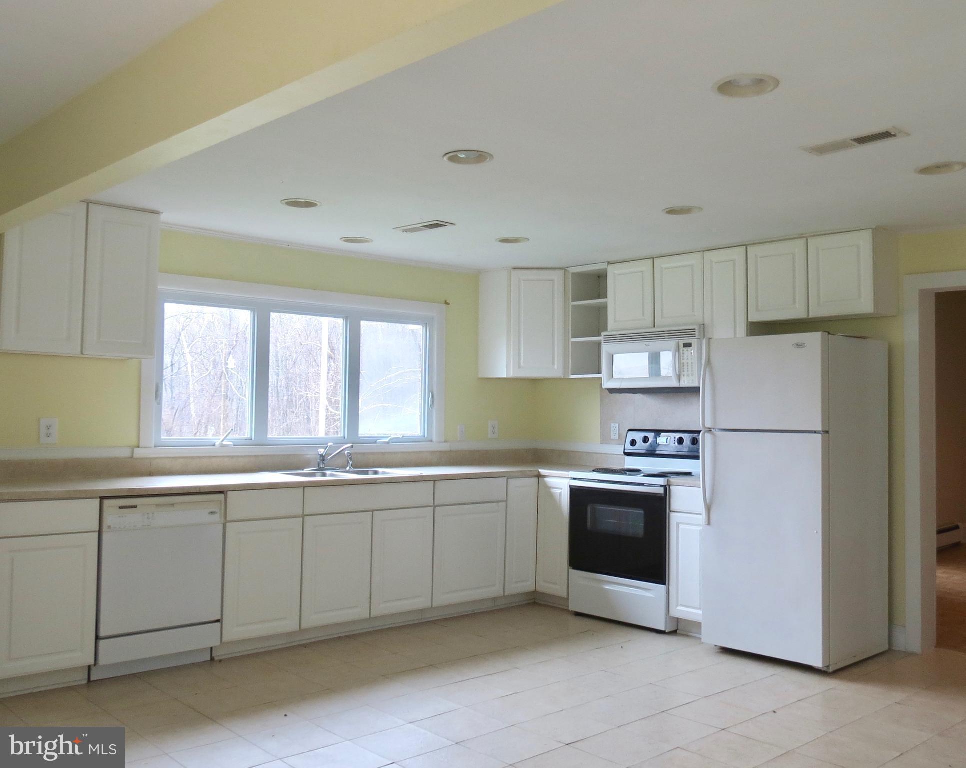 346 Riley Hollow Road Huntly, VA 22640 - Photo 6 of 15 18' X 16' Kitchen