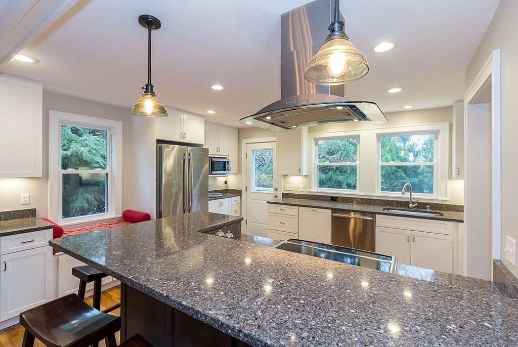 378 Russett Road Brookline, MA 02467 - Photo 5 of 29 Gallery Image 5