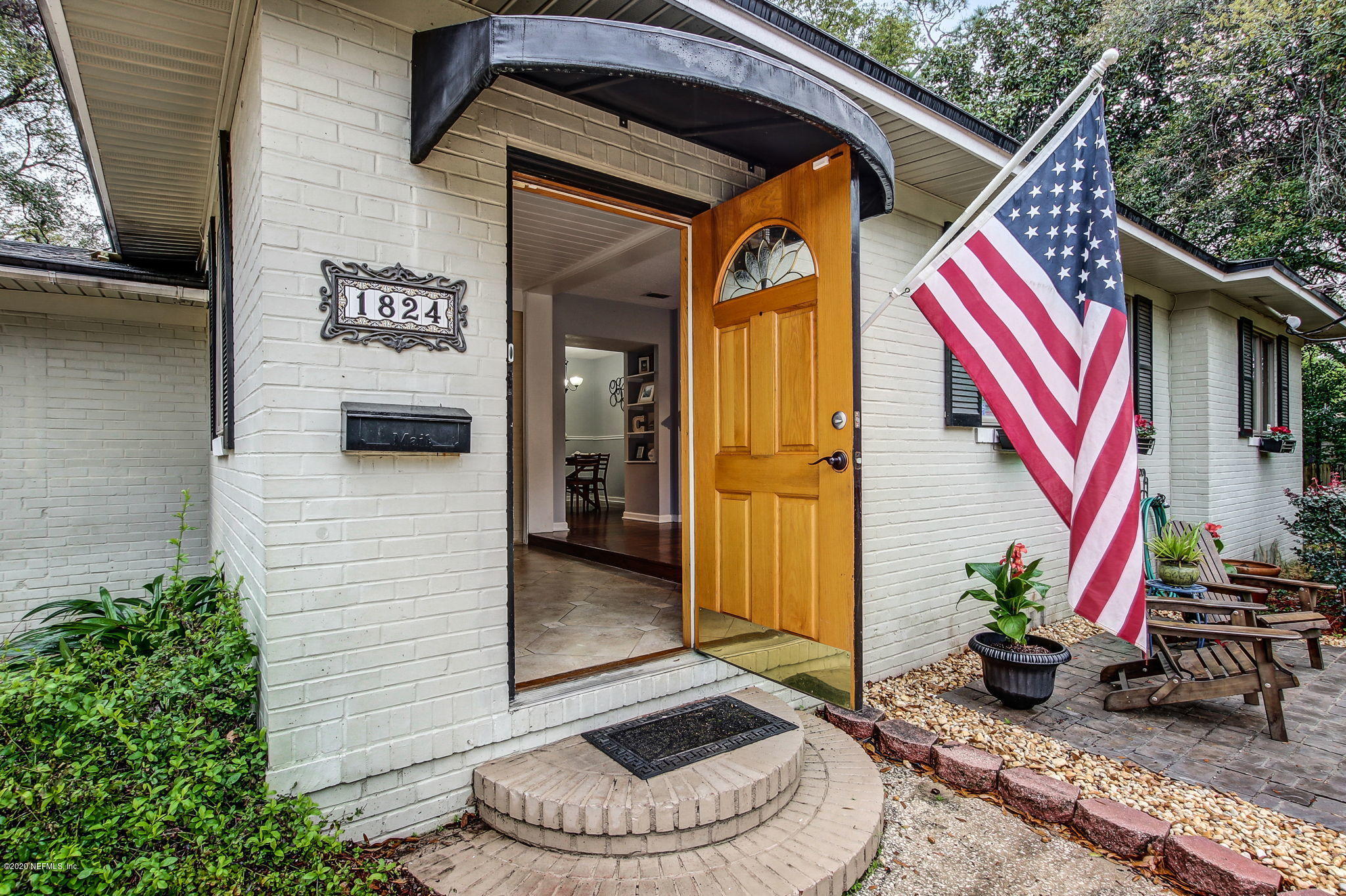 1824 Cornell Road Jacksonville, FL 32207 - Photo 6 of 29 a front view of a house with entryway