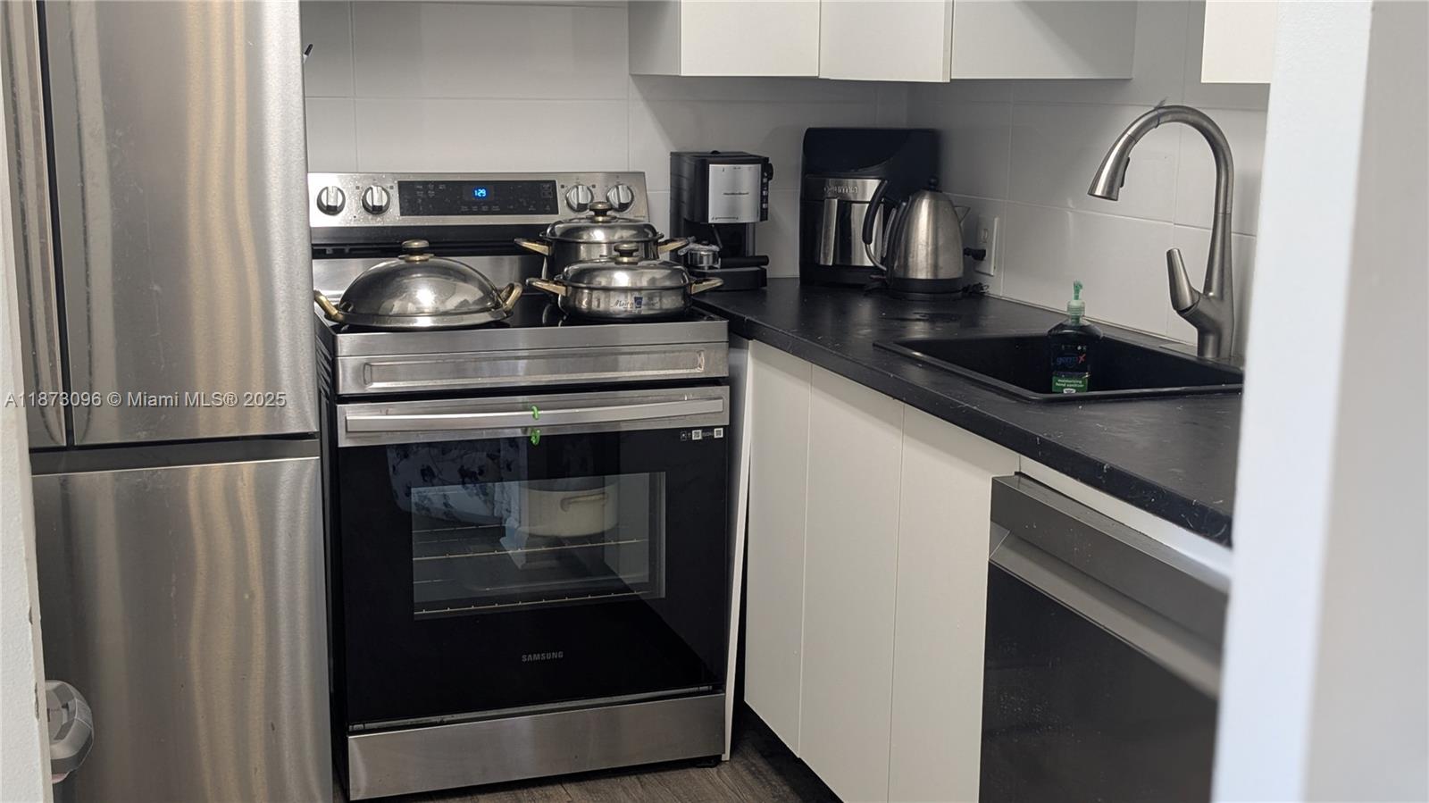 233 Preston F, Unit 233 Boca Raton, FL 33434 - Photo 2 of 6