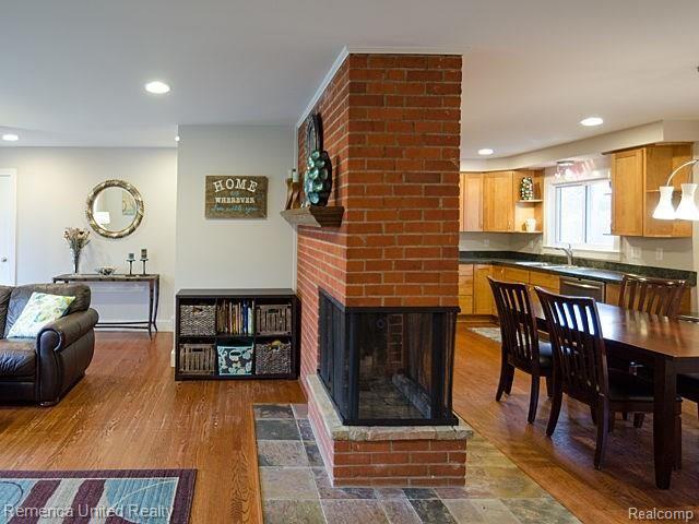28025 Quail Hollow Road Farmington Hills, MI 48331 - Photo 11 of 38