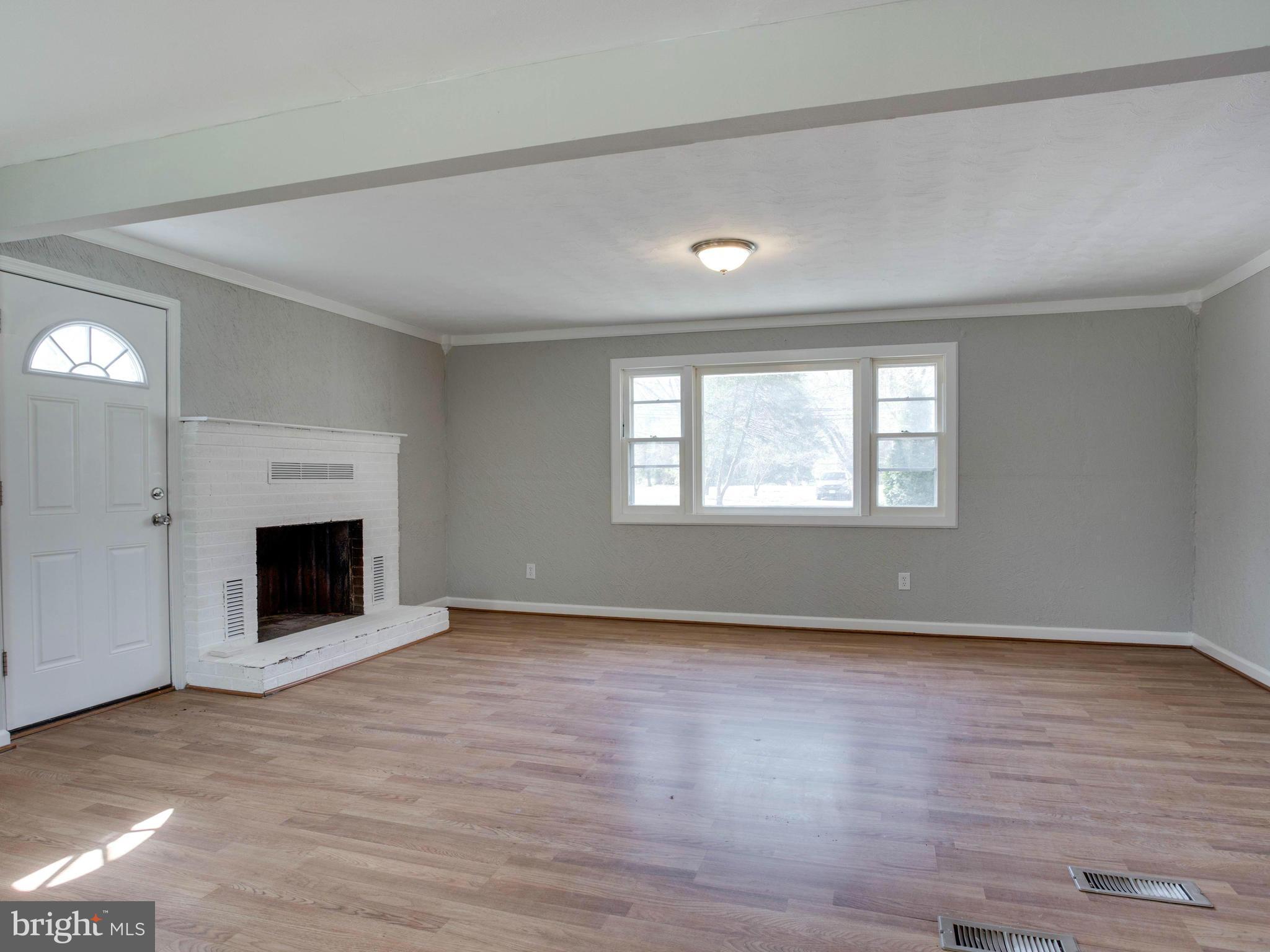 6911 Highbridge Road Bowie, MD 20720 - Photo 21 of 25 Interior (General)