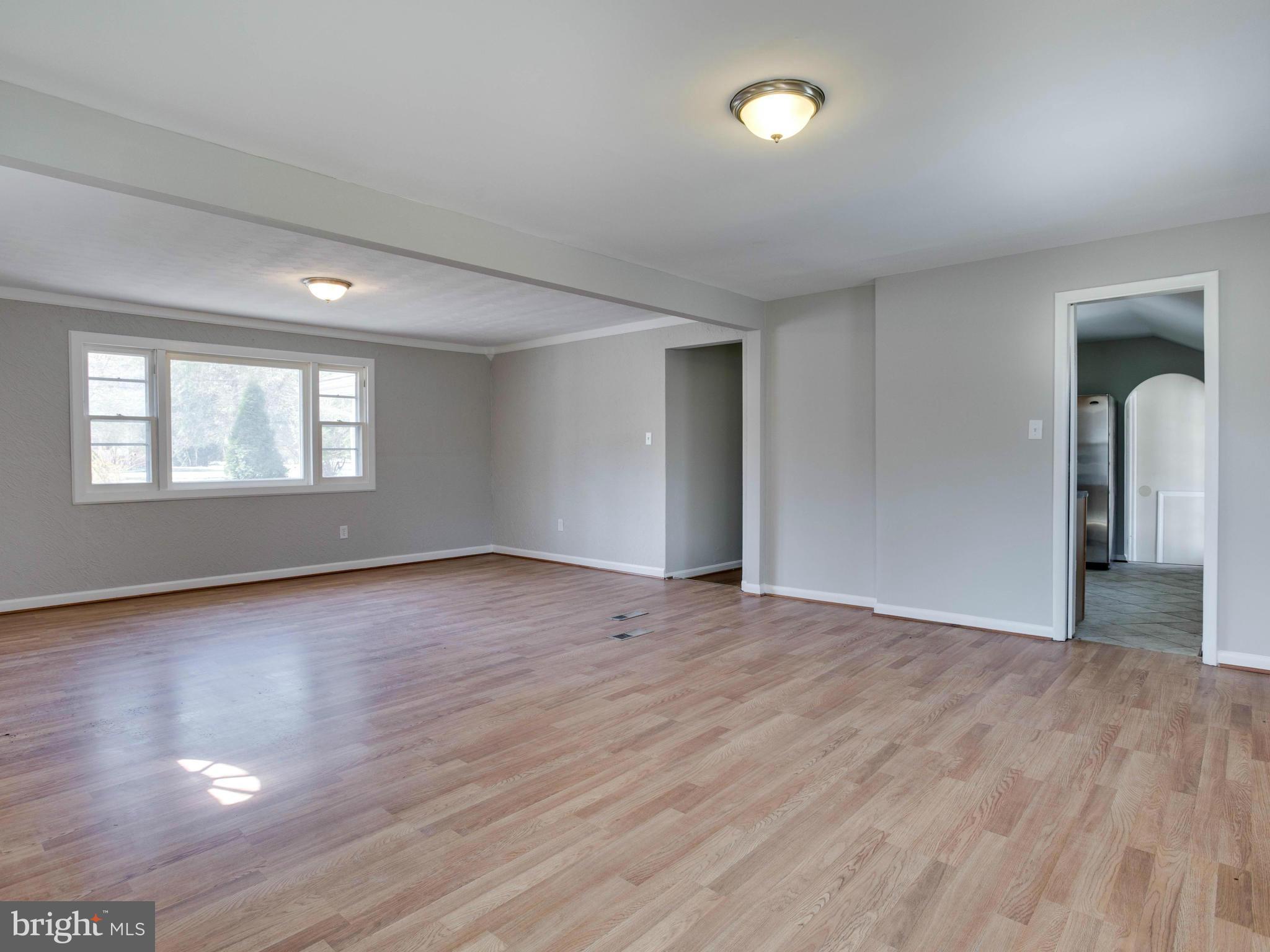 6911 Highbridge Road Bowie, MD 20720 - Photo 4 of 25 Interior (General)