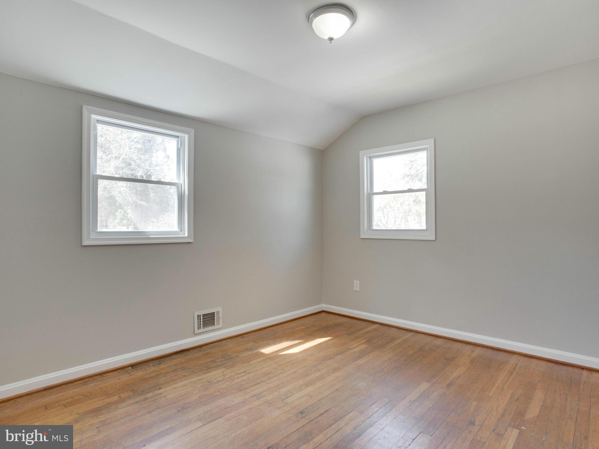 6911 Highbridge Road Bowie, MD 20720 - Photo 6 of 25 Interior (General)