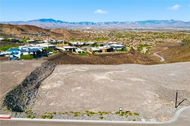 $2,650,000 | 677 Dragon Point Drive, Henderson, NV 89012