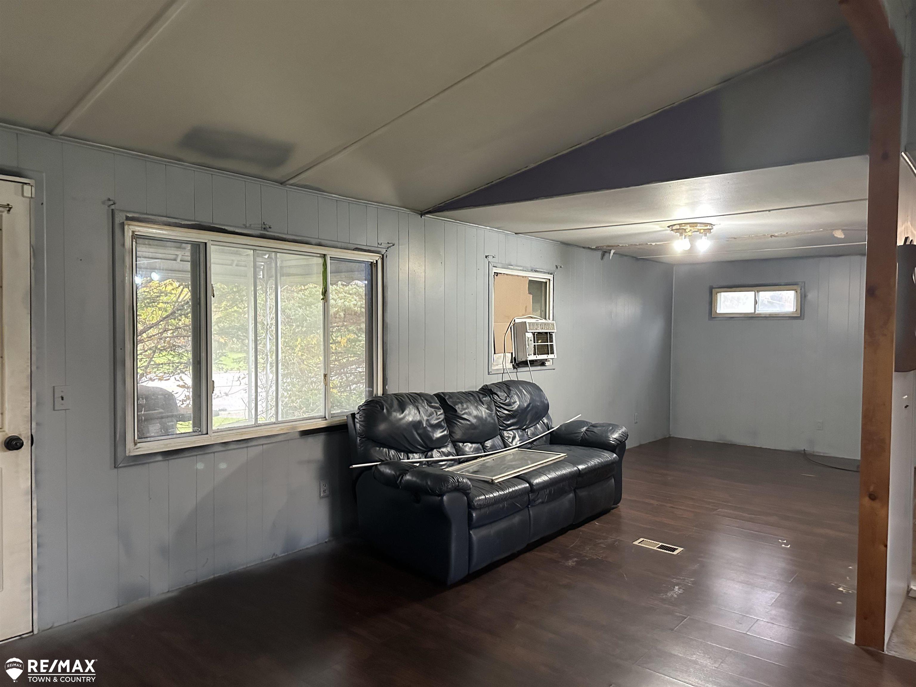 2421 South Dye Road Flint, MI 48532 - Photo 8 of 24 Gallery Image 8