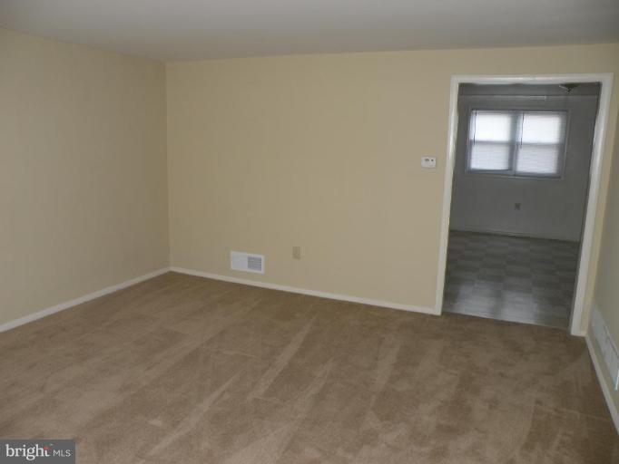 5711 Moravia Road Baltimore, MD 21206 - Photo 2 of 8 Living Room