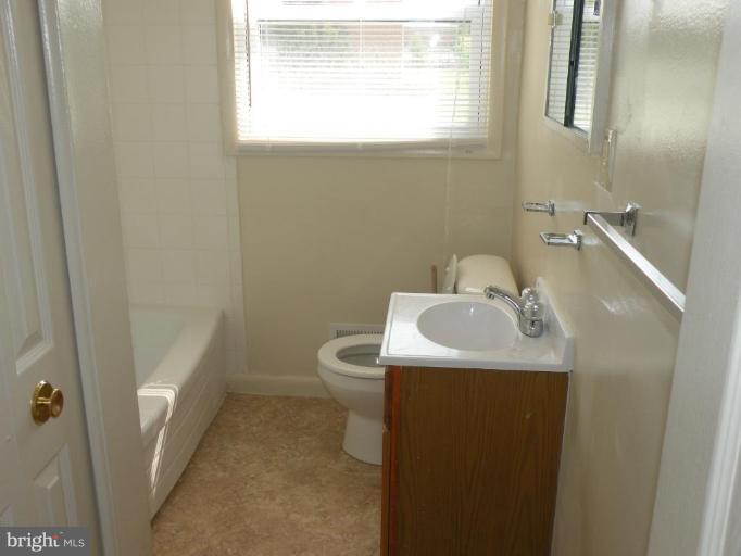 5711 Moravia Road Baltimore, MD 21206 - Photo 7 of 8 Bath #1