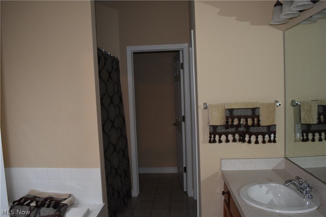 37624 Sandy Ridge Drive North Ridgeville, OH 44039 - Photo 12 of 17 Gallery Image 12