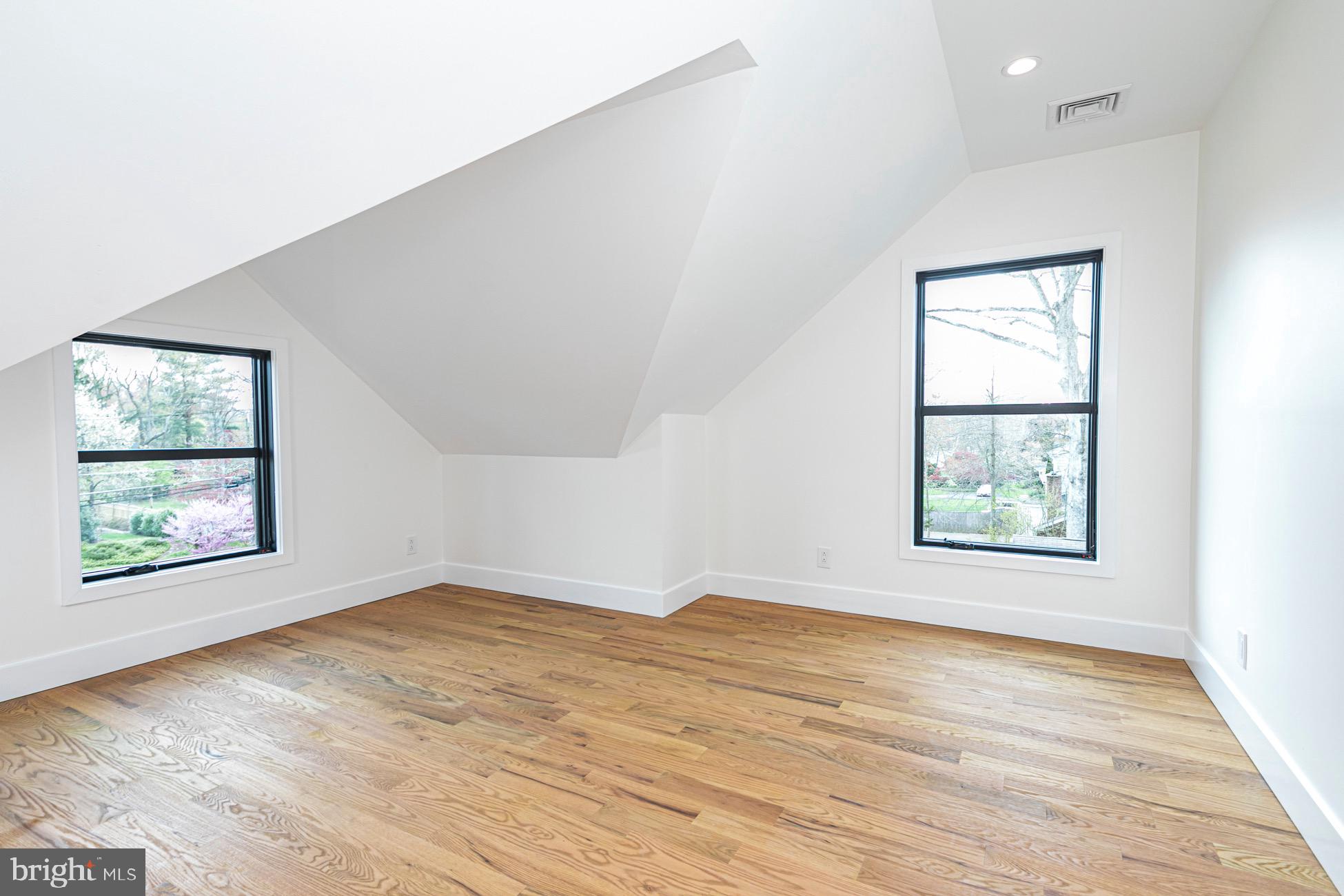 76 Valley Road Princeton, NJ 08540 - Photo 20 of 22 5th bedroom with en-suite