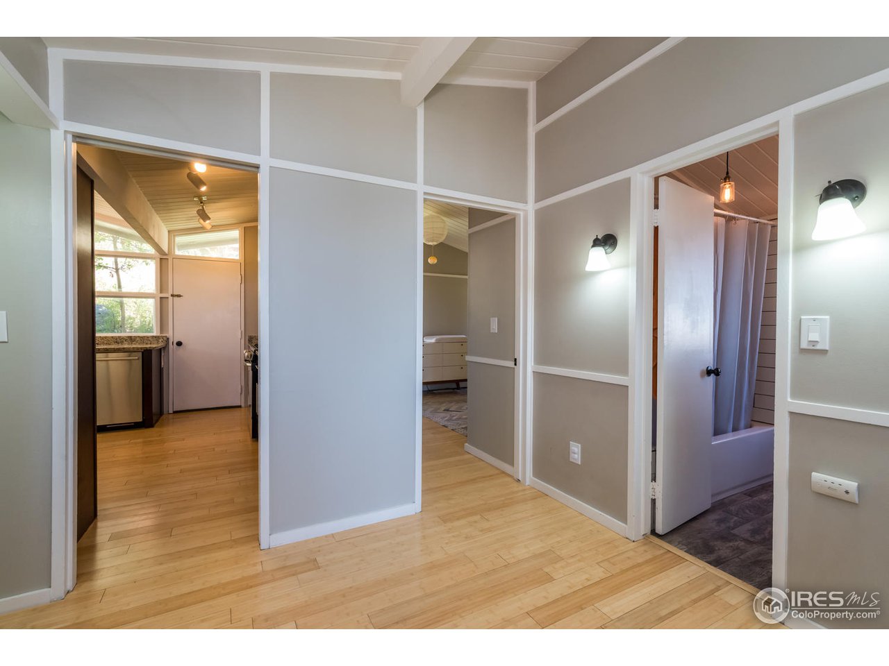 134 Canon View Road Boulder, CO 80302 - Photo 14 of 33 Entrance Hall