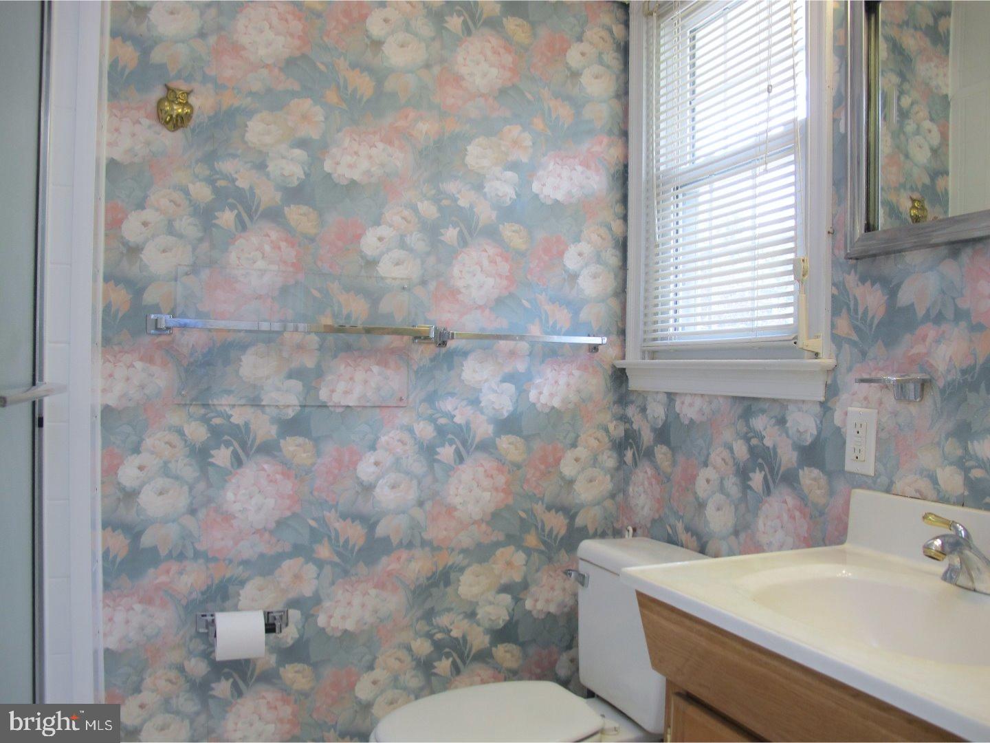112 Devon Road Cinnaminson, NJ 08077 - Photo 14 of 25 Master Bathroom